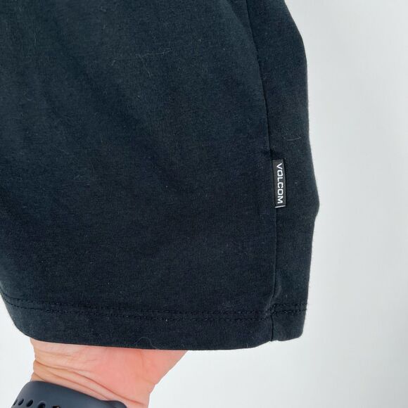 Volcom Men’s Large Black Polo Shirt EUC Classic Preppy Solid - Picture 3 of 8